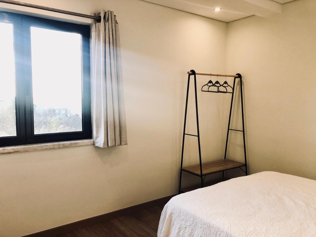 Blue River - Rua Dr Pita - Rooms Near Jardim Magnolia ฟุงชาล ภายนอก รูปภาพ